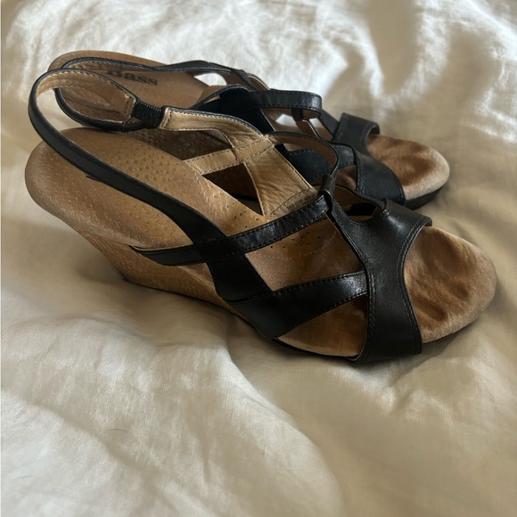 Bass Wedges - Picture 2 of 9